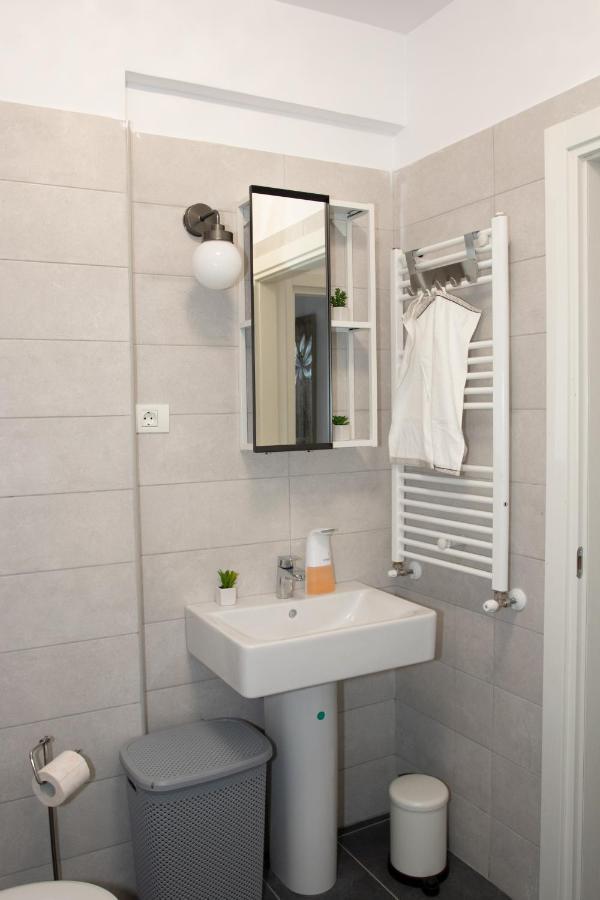Lazo Two Room- Luxury Apartment Bucharest Exterior photo