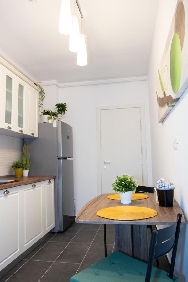 Lazo Two Room- Luxury Apartment Bucharest Exterior photo
