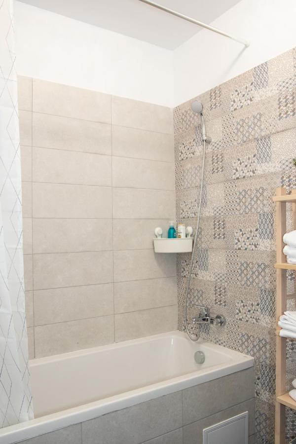 Lazo Two Room- Luxury Apartment Bucharest Exterior photo