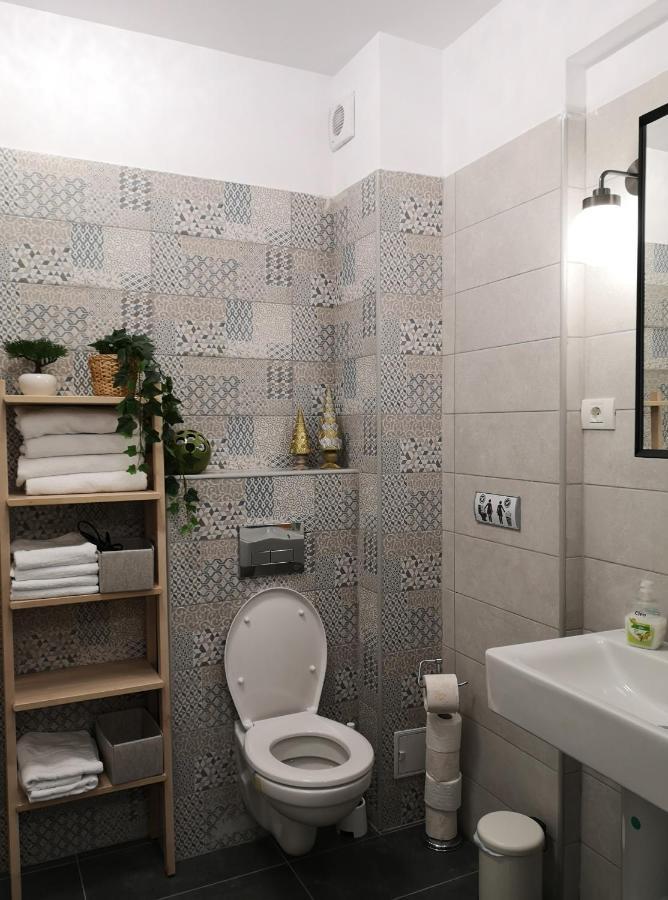 Lazo Two Room- Luxury Apartment Bucharest Exterior photo